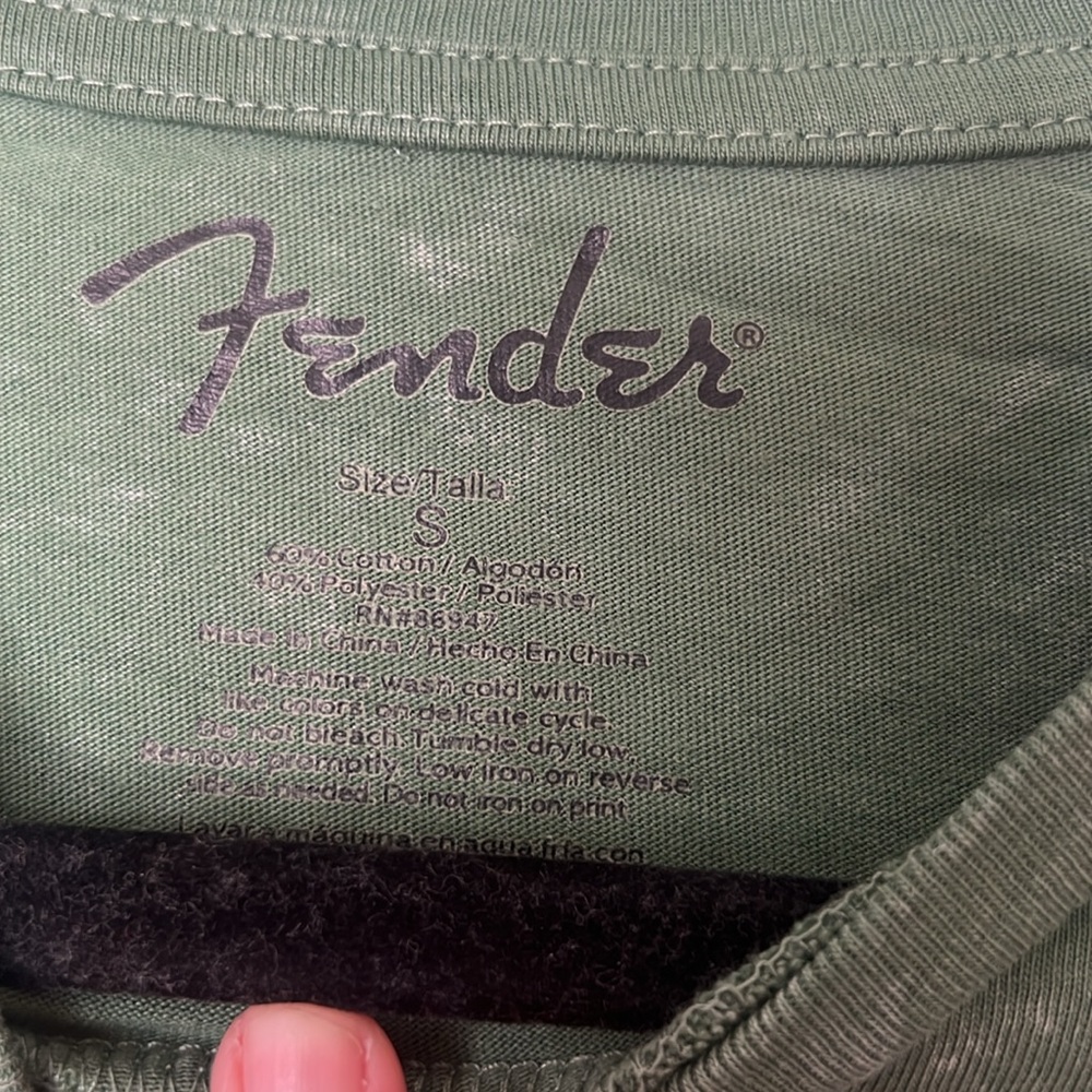 Fender Women's Cropped Green Distressed Graphic Short Sleeve T-Shirt Size Small - Picture 3 of 5